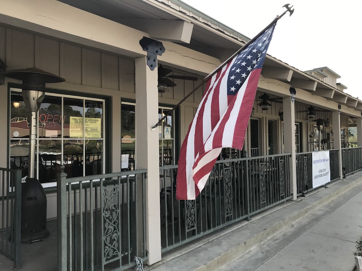 Sweetwater Bar & Grill